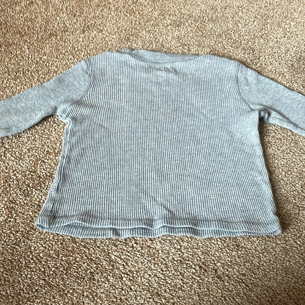 Old Navy grey long sleeve thermal shirt 4T